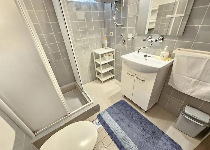 Milan Nv 2 - For 2-3 Persons With Terrace And Parking *