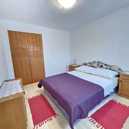 Milan Nv 2 - For 2-3 Persons With Terrace And Parking Novi Vinodolski