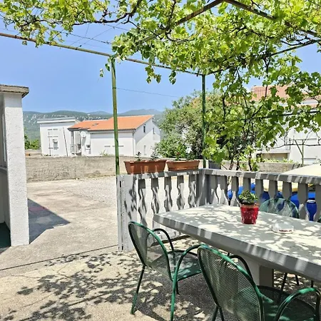 Milan Nv 2 - For 2-3 Persons With Terrace And Parking Apartament Novi Vinodolski